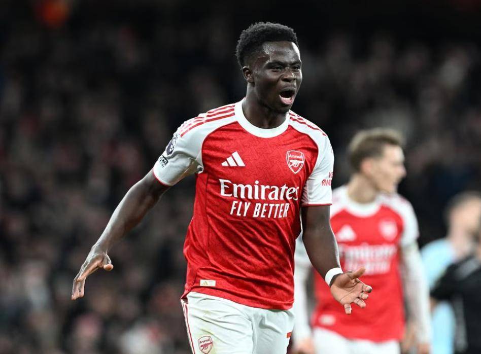 萨卡神仙球+造乌龙绝杀！阿森纳2-1狼队，5分领跑静待曼城翻车